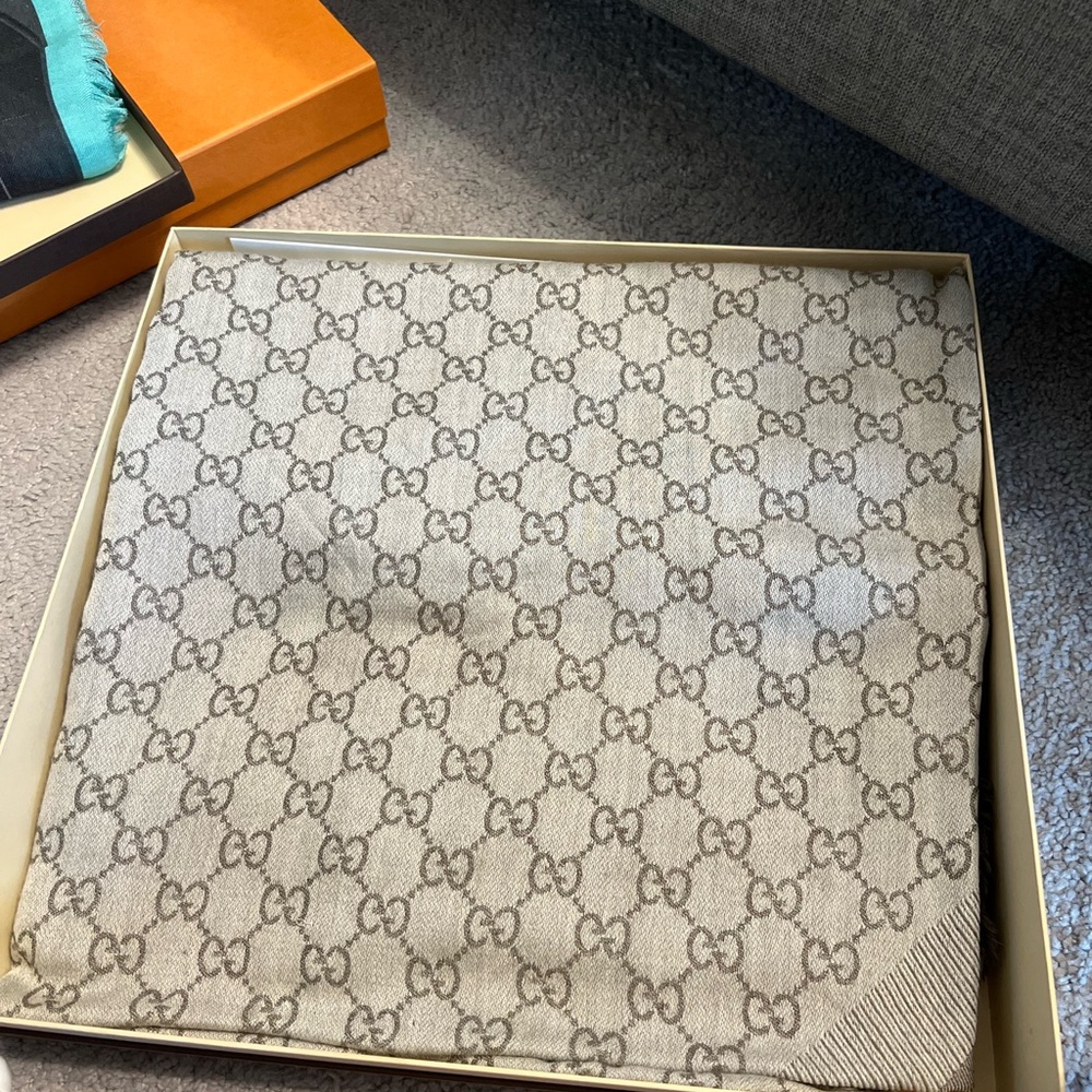 Gucci scarf